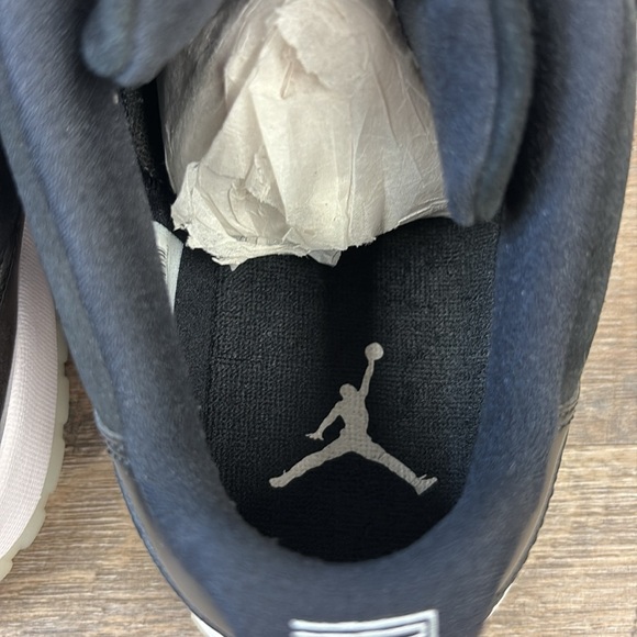 Air Jordan 11 Retro Low “Barons” – Men’s Size 10 – 528895-010 main image 12